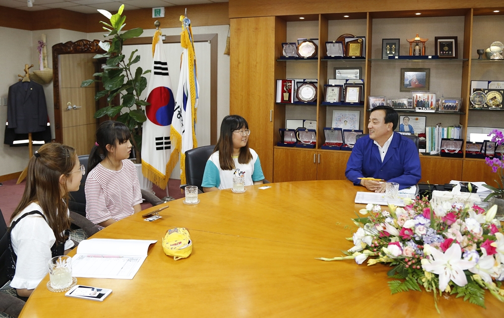 박천동 울산북구청장, 학생들에 “독서는 훌륭한 선생님” 조언