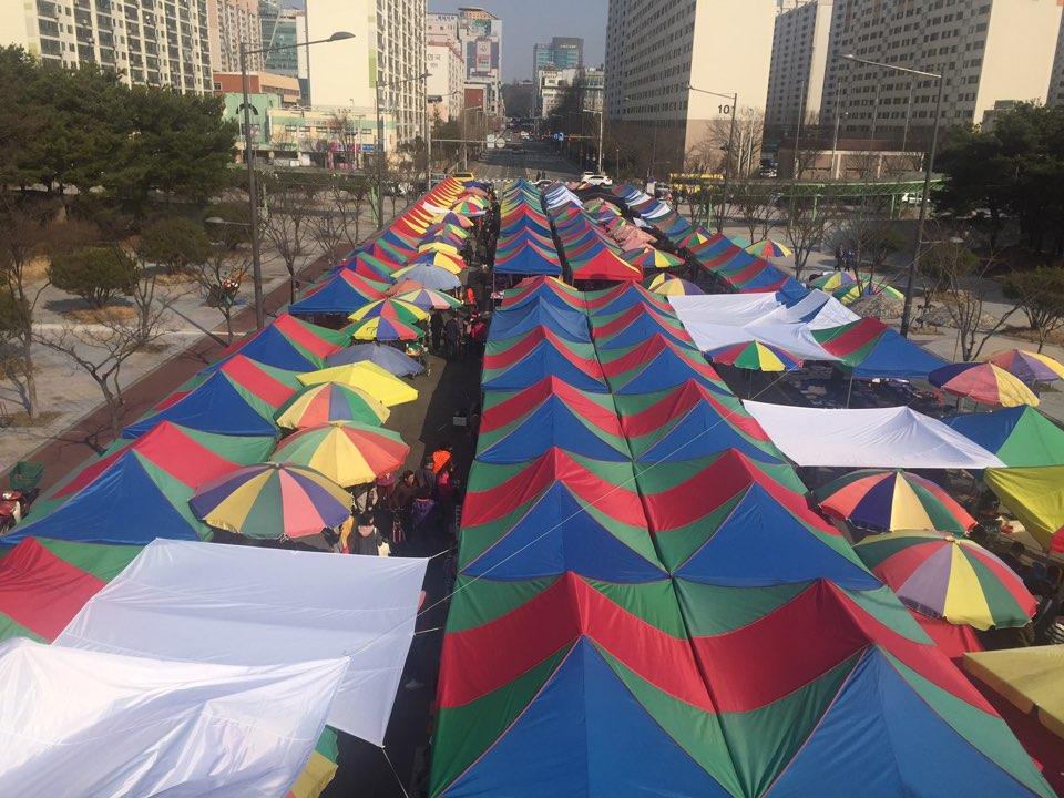 광주서구,‘상무금요시장’개장 1년 … 활기 가득