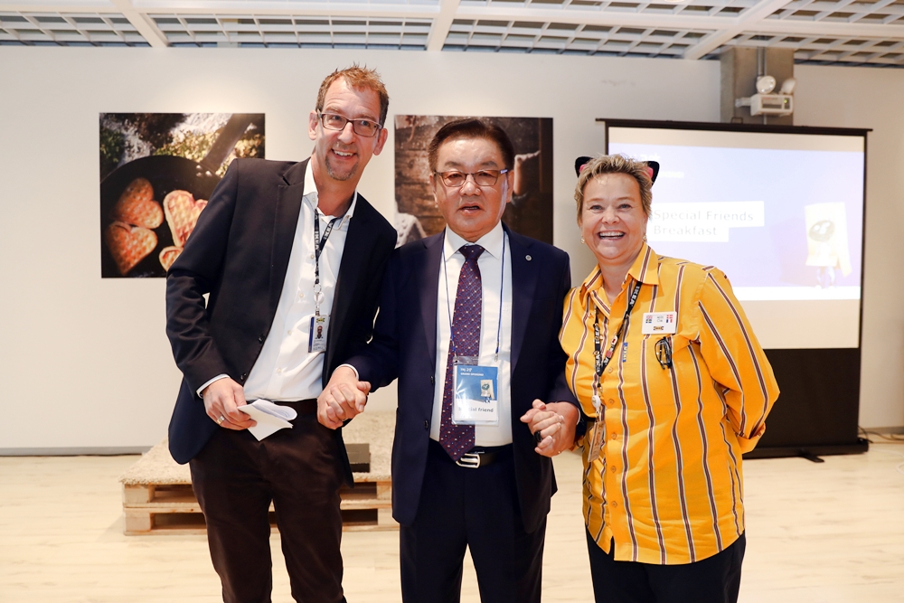 최홍묵 계룡시장, 이케아 고양점(2호점) 개장식 참석