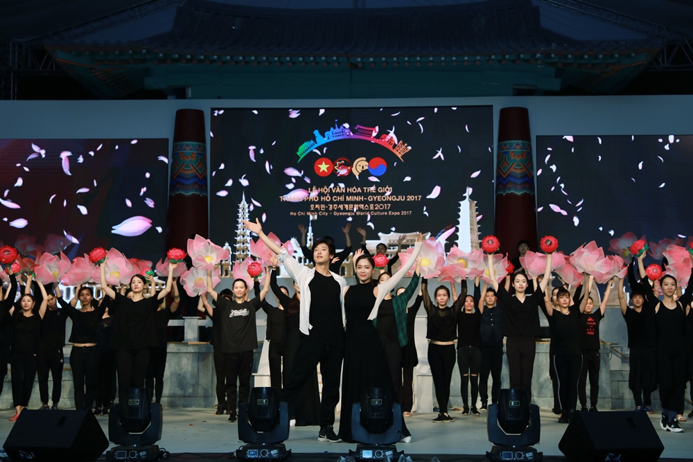 경북, 호찌민에서 한-베 화합의 축포 터진다
