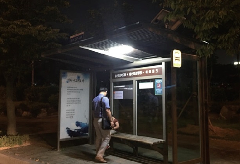 광주 서구, 버스승강장 태양광LED로 환~하게 밝혀!