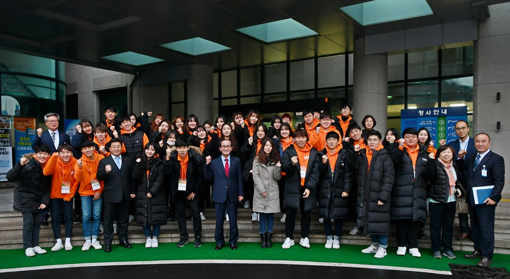 동국대‧홍익대 학생봉사단 교육봉사 위해 청도군 방문