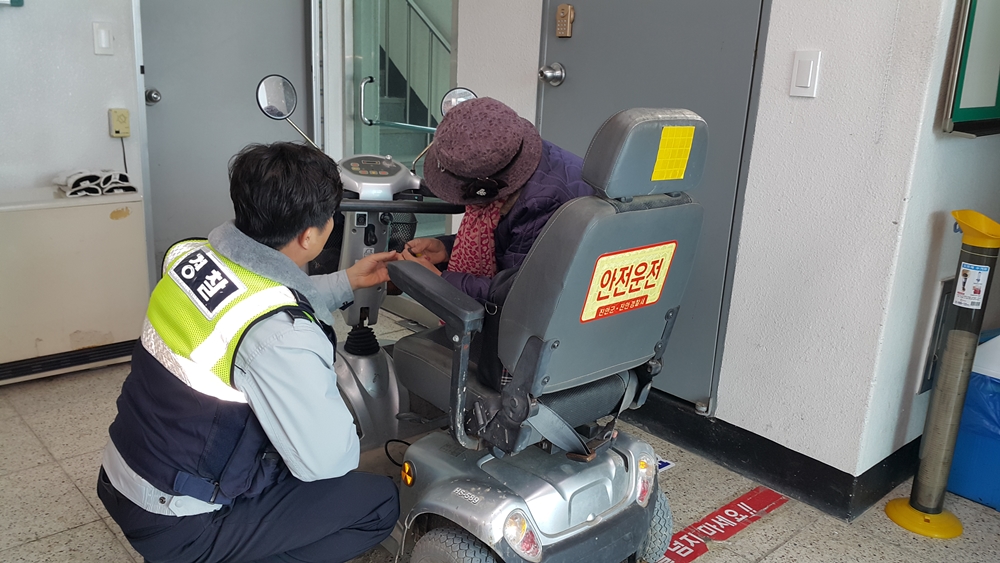 진안 마령파출소, 사회적 약자 민원서비스 ‘호응’