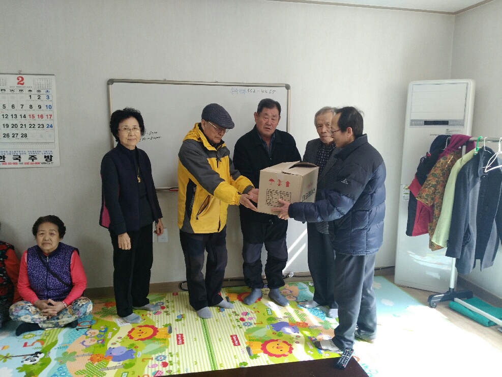 뉴욕베이커리, 송죽경로당에 ‘사랑의 카스테라’ 전달