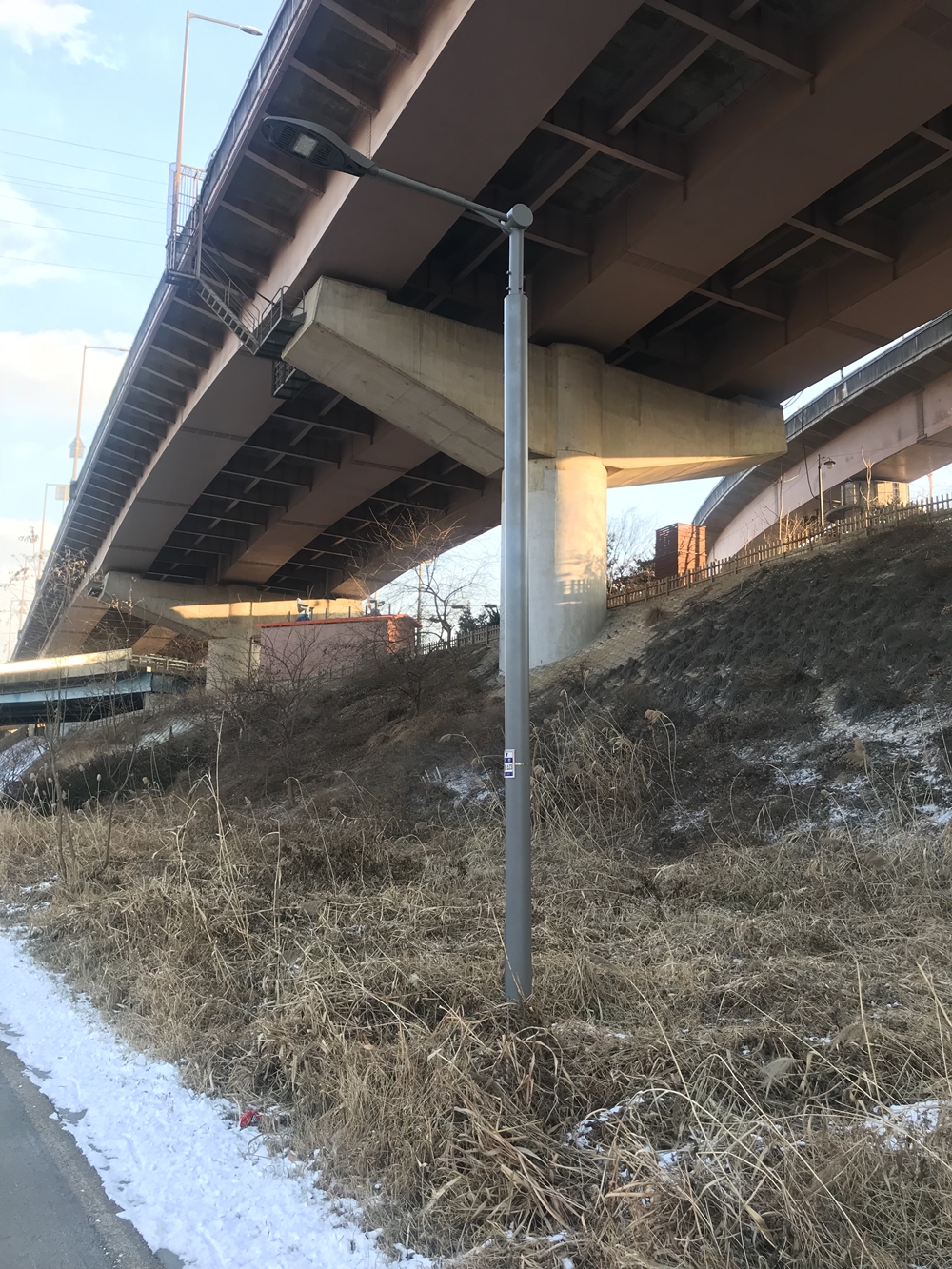강남구, 하천 보안등 정비로 주민안전 챙긴다!