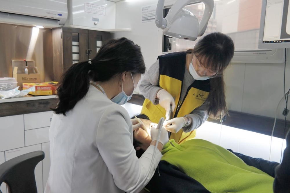 마포구 ‘찾아가는 장애인 이동치과 버스’ 운행