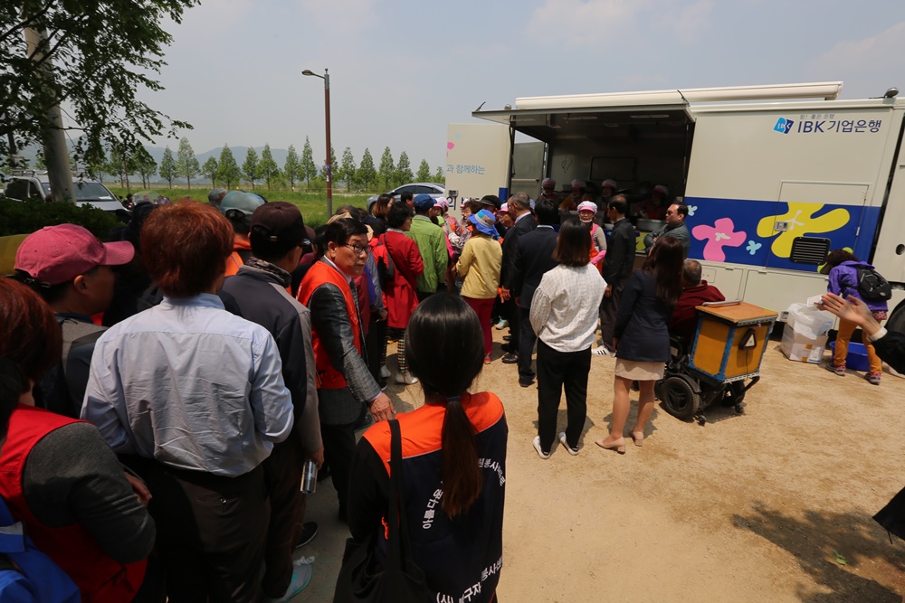 북구자원봉사센터 ‘중증장애인 나들이 행사에 사랑의 밥차’ 운영