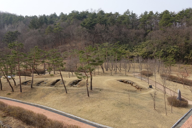 백제의 숨결이 느껴지는 곳, 웅포 입점리 고분전시관