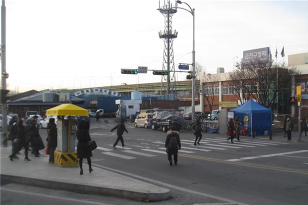 금천구청역 앞 횡단보도 대기시간 확 줄었다!