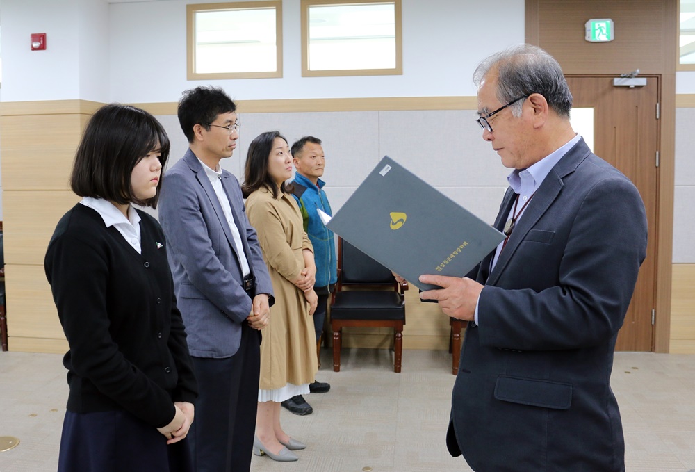 임실군애향장학회, 장학생 76명에 장학증서 수여