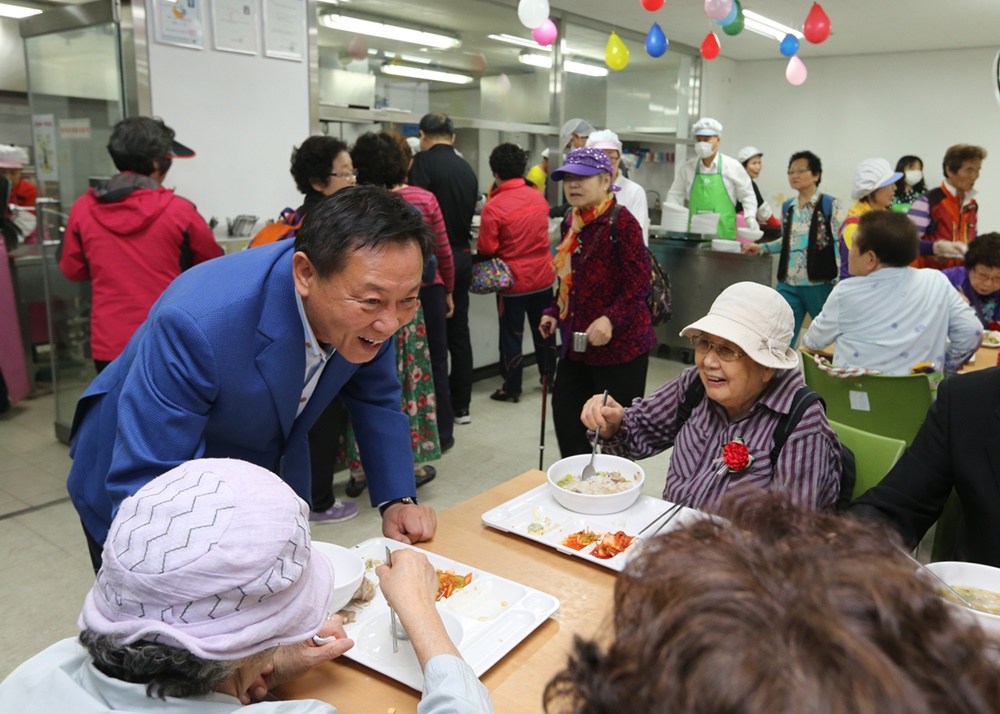 금천구, 어버이날 맞아 표창 수여.. 경로행사도 풍성