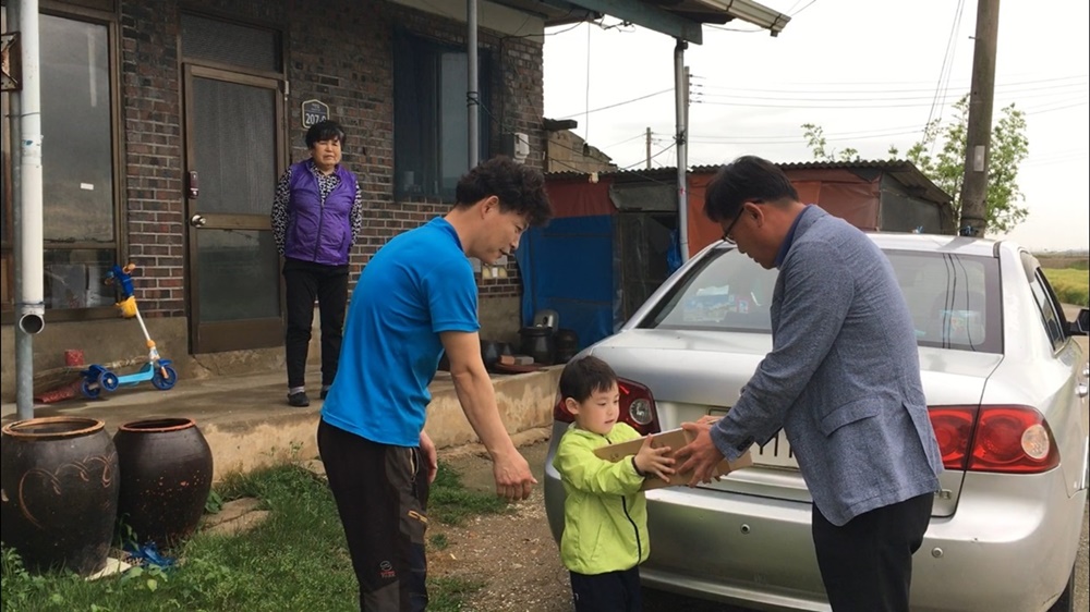 김제시 진봉면, 저소득층 학용품지원 사업 실시