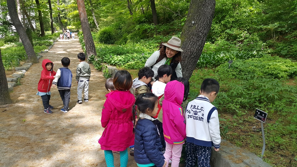 자연 속에서 아토피 질환 예방하세요