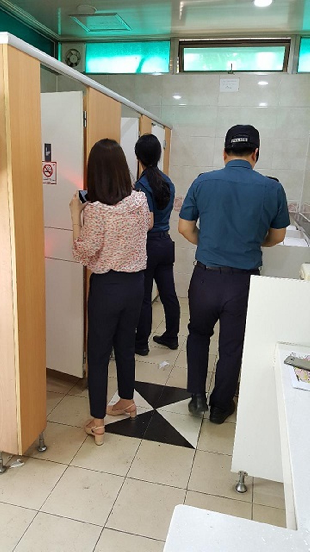 동두천시, 화장실 범죄예방을 위한 몰래카메라 점검 실시