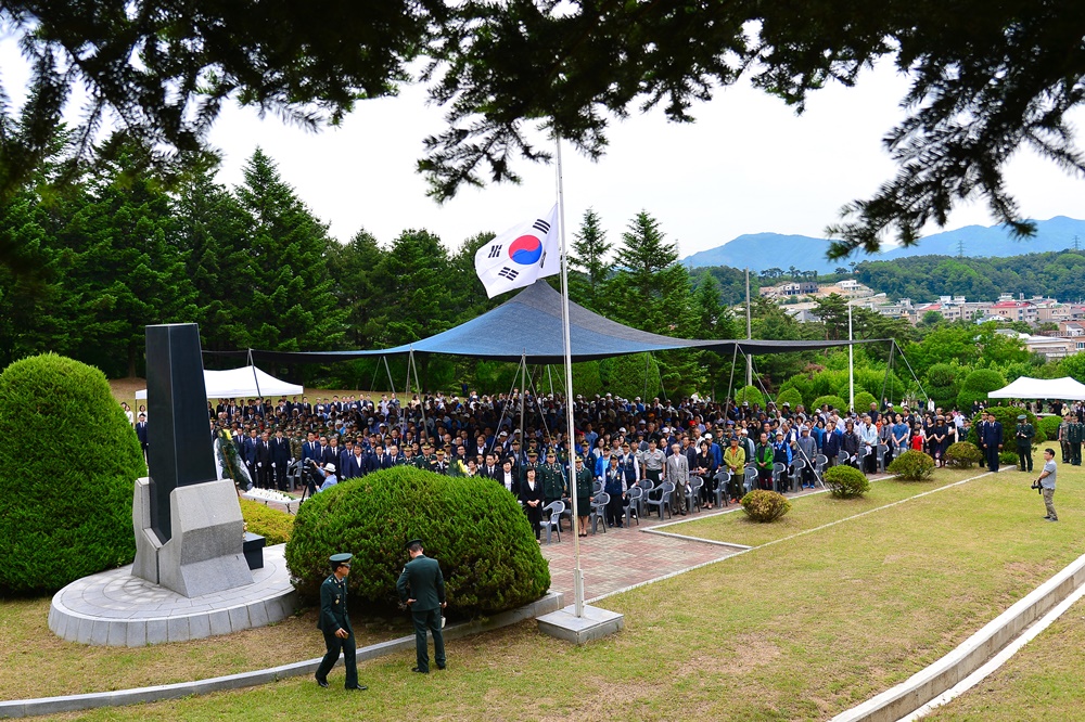 제천시, 제63회 현충일 추념식 행사 개최