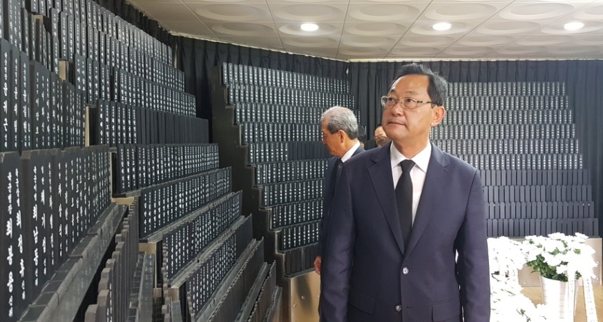 명현관 해남군수 당선자, 해남 현충탑 참배