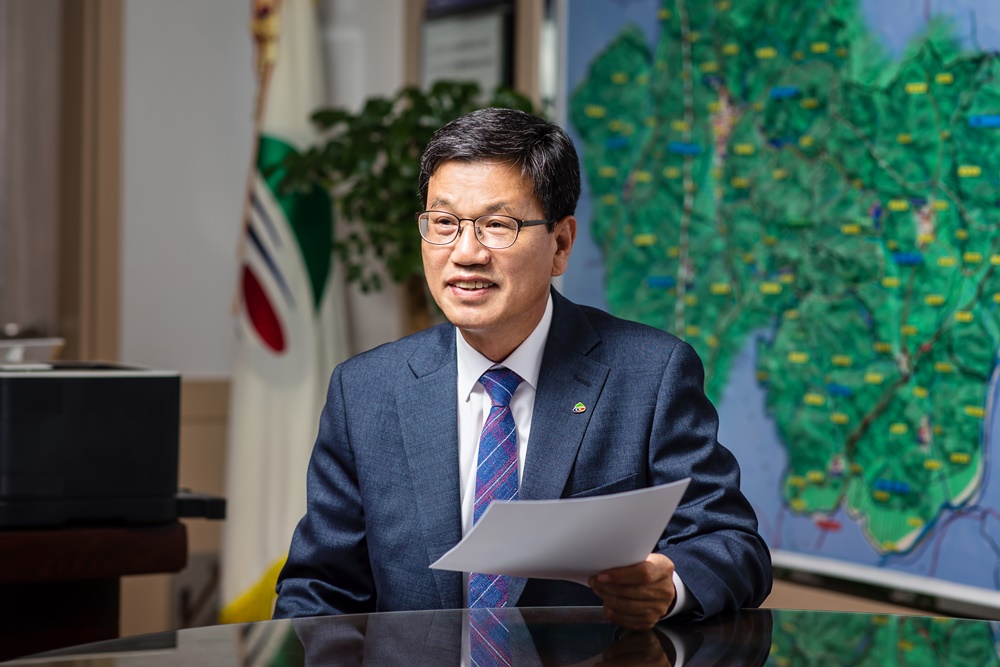 김돈곤 청양군수 "군민행복 위한 역동적 움직임 지켜봐 달라"