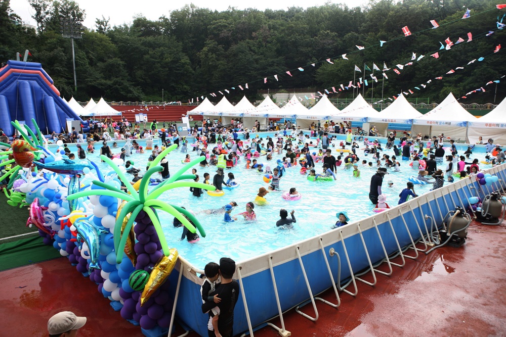 강북구, 어린이 물놀이 축제 ‘축구장 바캉스’ 개최