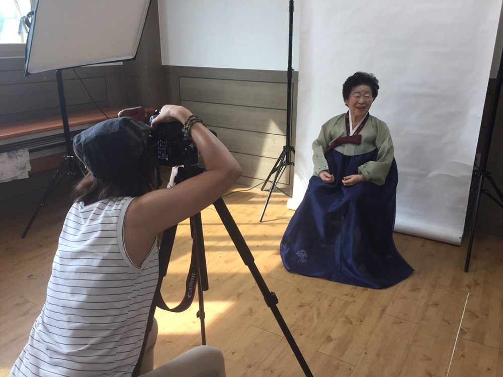 동두천시 불현동, 어르신들에게 장수사진 찍어드리기