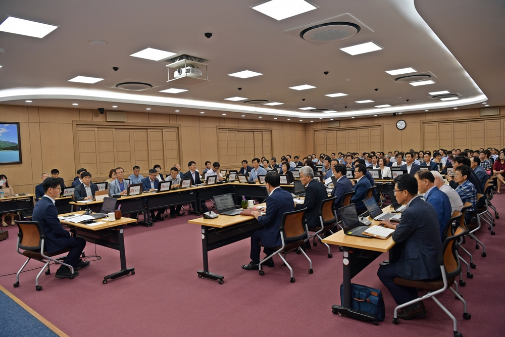 공주시, 불필요한 회의 줄이고 토론 활성화~