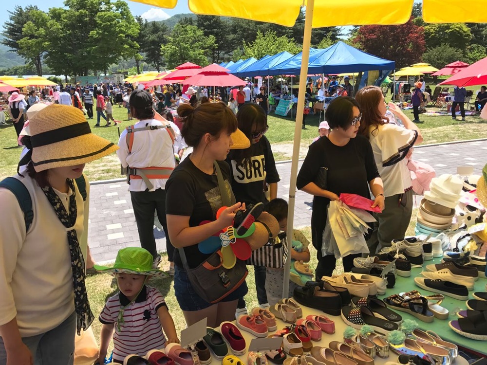 철원군, ‘고마워 시장놀이터’ 벼룩시장 운영