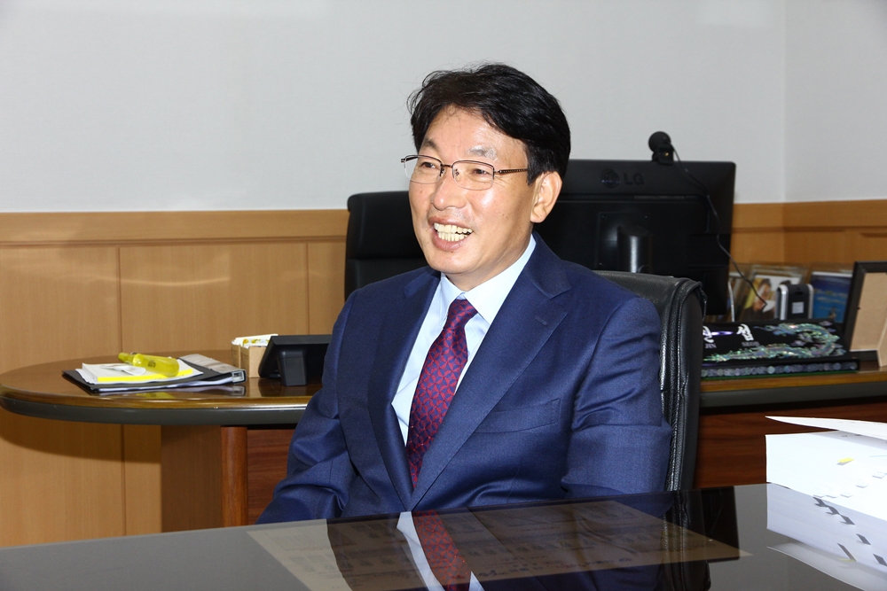 유진섭 정읍시장, 필승코리아 펀드 가입 “기업 경쟁력 강화에 힘 보탤 것”