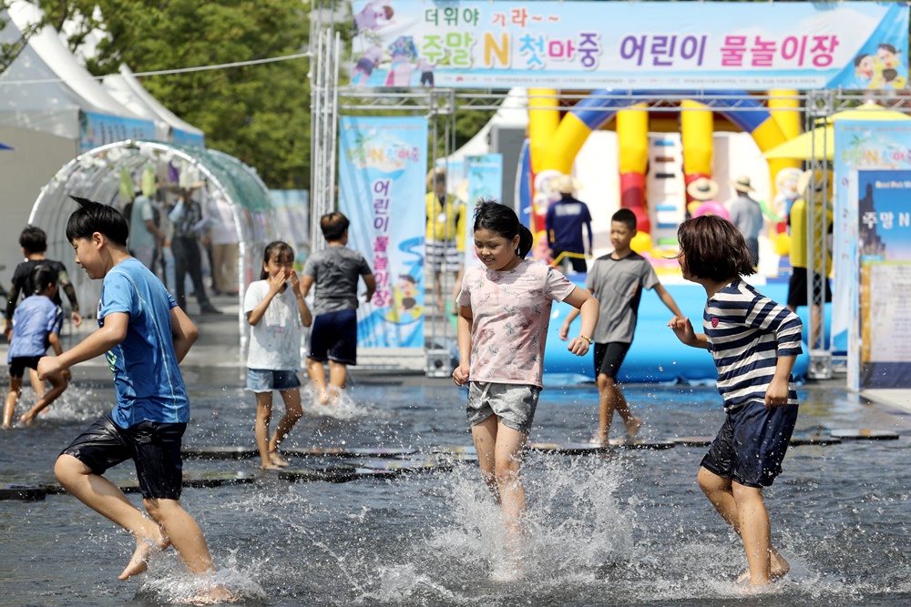 전주 첫마중길 가족 물놀이장으로 ‘변신’