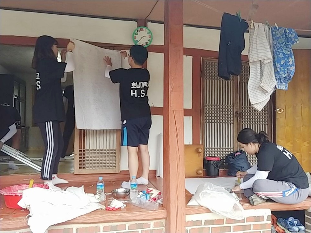 장성 어르신들 "학생들 고마워요"