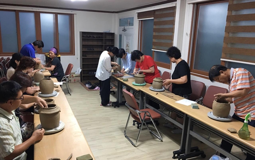 영동군 부용지구 새뜰마을 주민들, 웃음꽃 만발, 행복 가득