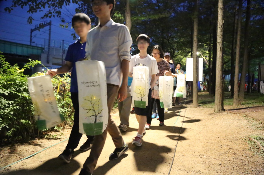 구로구, 자살예방 ‘초롱불 걷기대회’ 열어