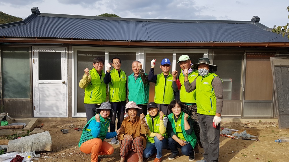 청송군 부동면 지역사회보장협의체·새마을협의회 주거환경개선 봉사 펼쳐