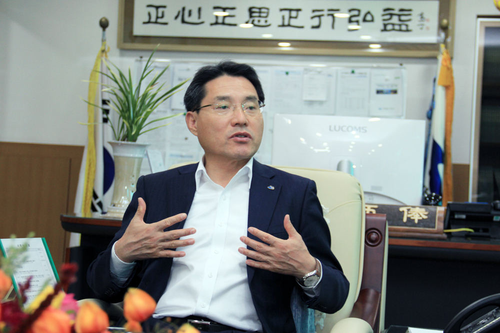 [인터뷰] 새해 아침! 권오봉 여수시장에게 듣는다
