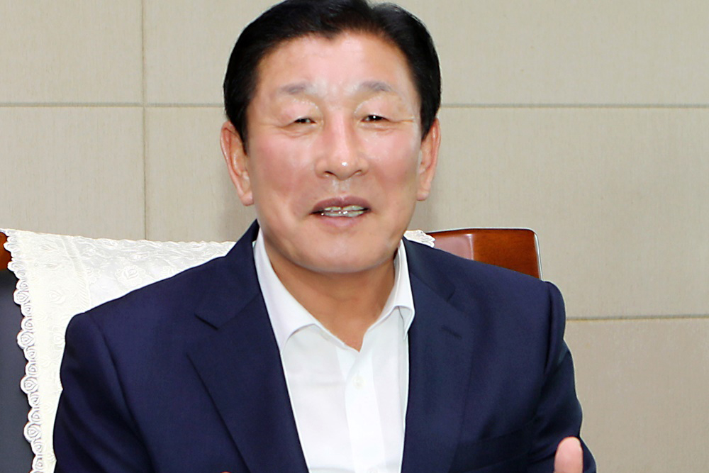 [인터뷰] 조근제 함안군수 "관광활성화와 일자리 창출로 위대한 함안만들 것"
