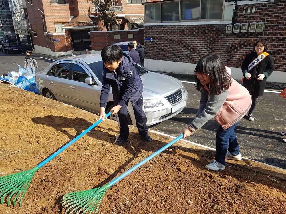 학생과 주민이 가꾸는 사계절 꽃피는 광산