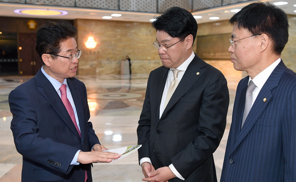 이철우 경북도지사, 국회 찾아 내년 국비확보에 총력전