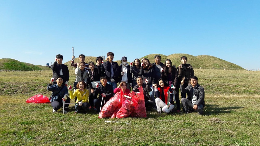 '우리의 손으로 소중한 문화유적지를 지켜요'