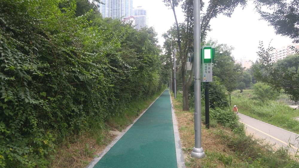 강남구, 서울 최초 전 초교에 미세먼지 신호등 설치