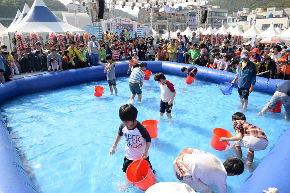 기장멸치축제, 부산의 대표 축제로 성장