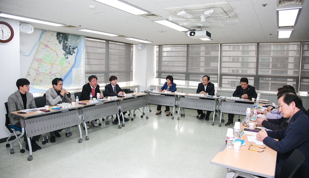 광진구의회, 특화거리 상가번영회와 지역상권 활성화 논의