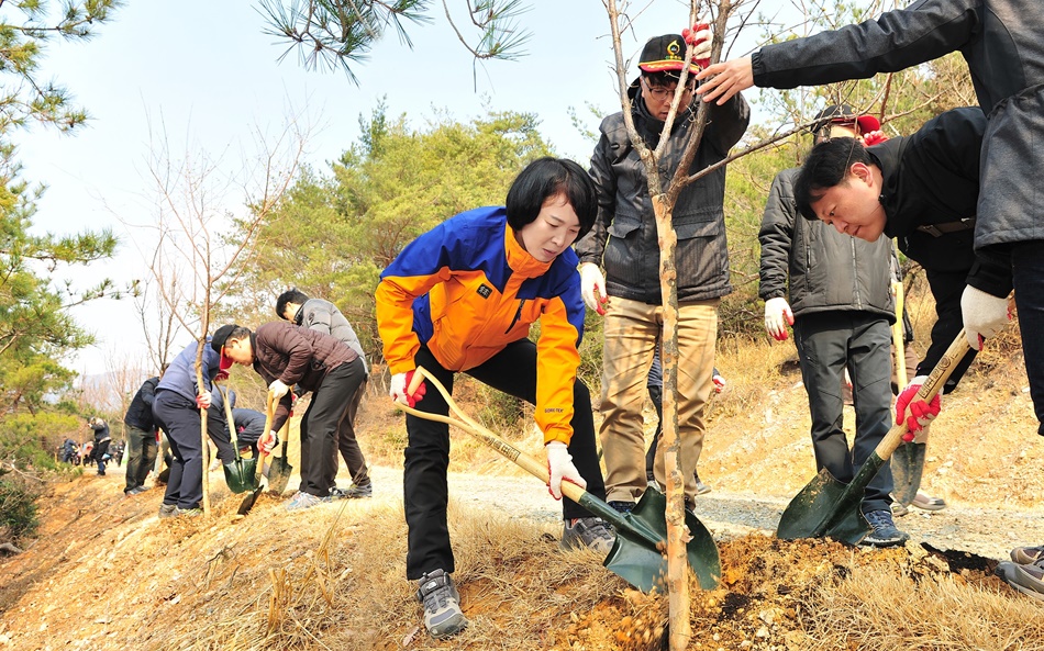 금정구, 명품 숲길을 위한 봄맞이 나무심기