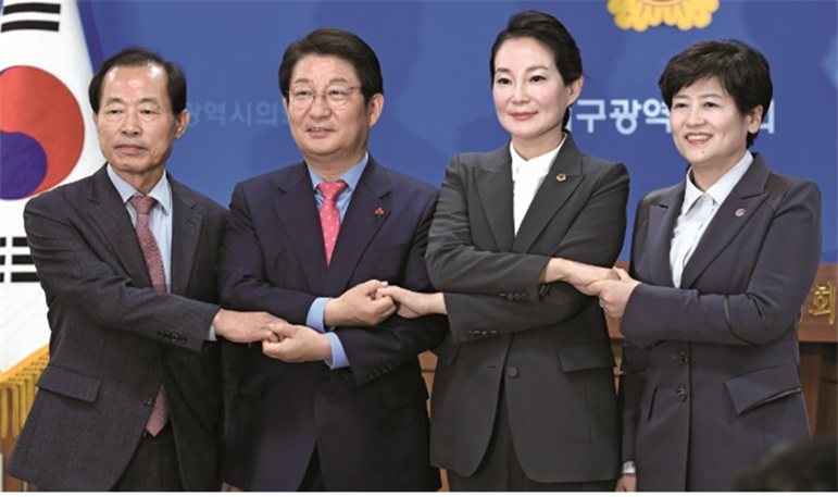 대구 중학교 무상급식 첫 시행