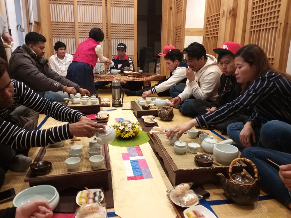 여수에서 한국인사법‧다도체험해요!