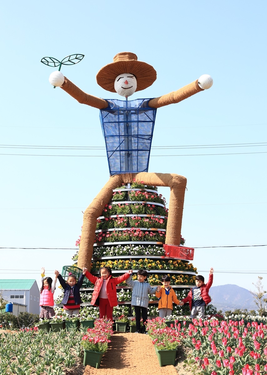 고성에 우뚝 솟은 '고품비'라고 아시나요?