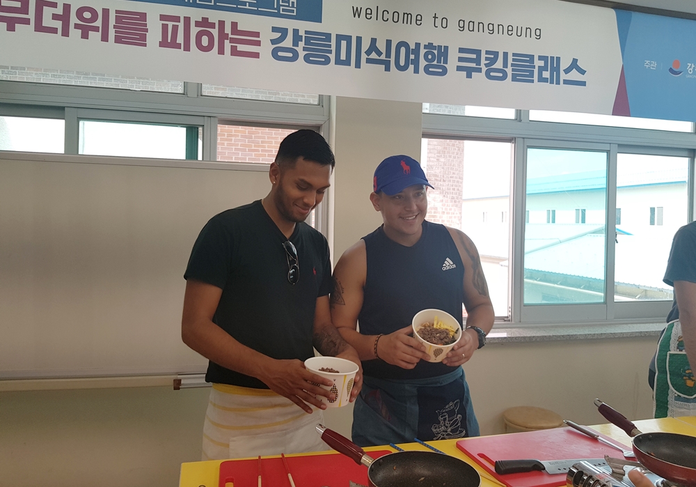 무더위를 피하는 ‘강릉미식여행 쿠킹클래스 인기’