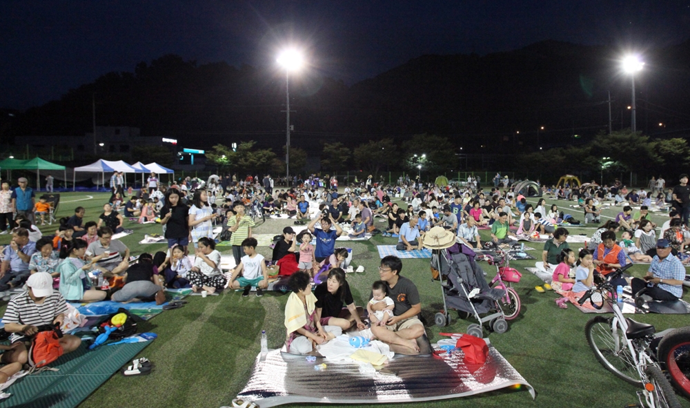 광주 동구, 25일 수영대회 맞아 하늘마당서 돗자리 영화데이트