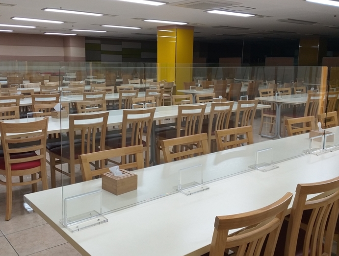 파주시, 구내식당 식탁에 안전 칸막이 설치