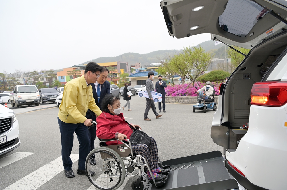 공주시, 장애인 콜택시 3대 증차…이동권 향상 기대