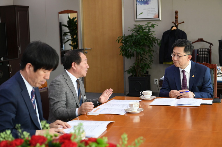 한왕기 평창군수, 현안사업 건의를 위한 농림축산식품부 방문