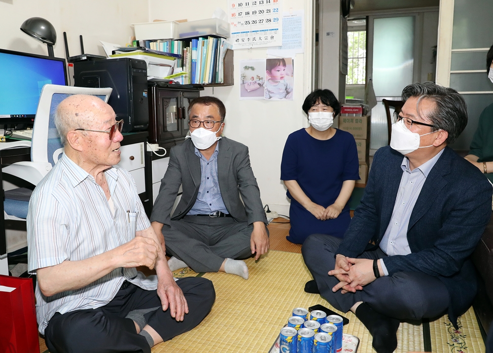 유성구, 제75주년 광복절 맞아 독립유공자 유족 위문