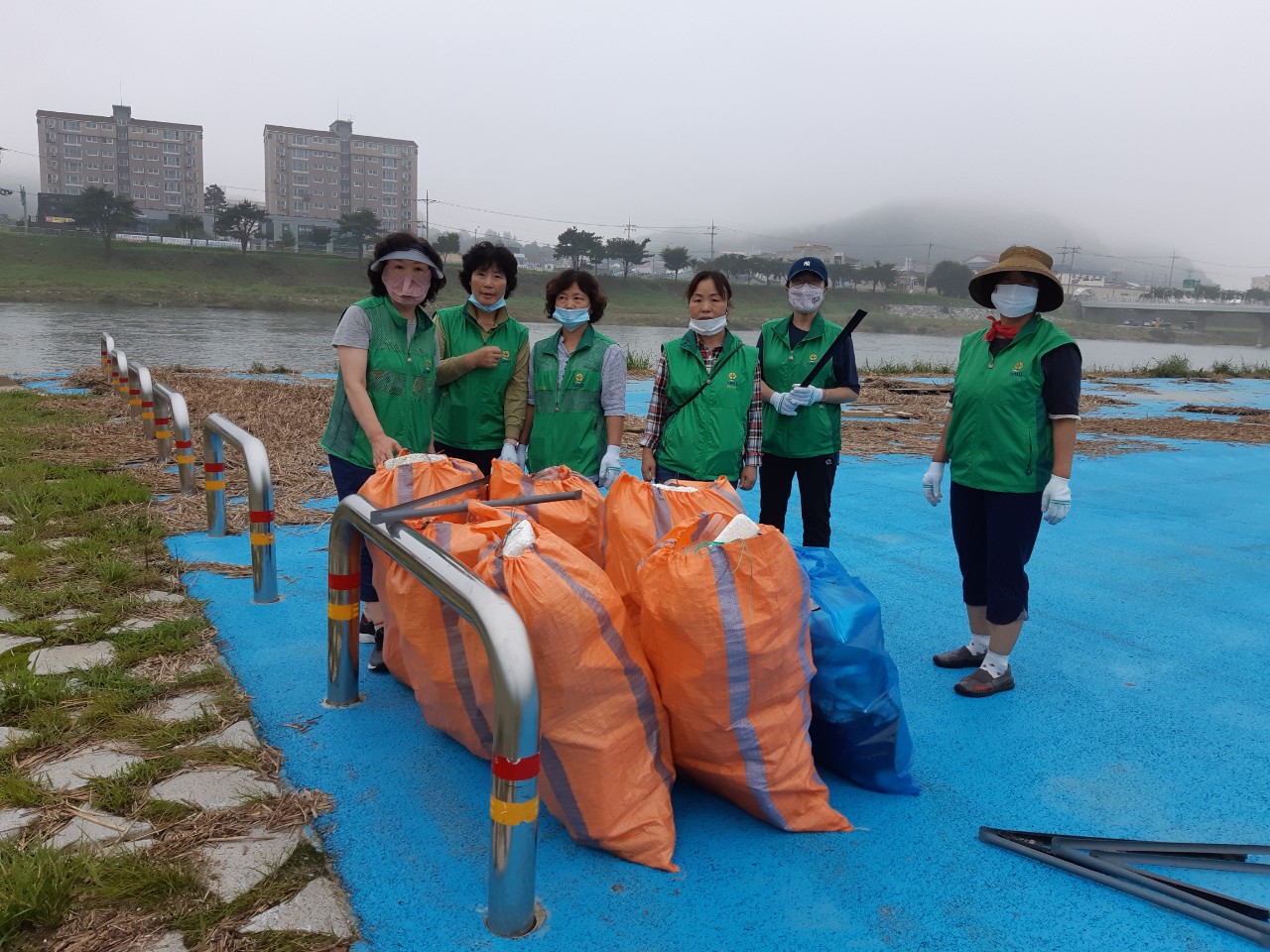 평창읍 하천 환경 정화, 지역 봉사 단체들이 손을 모았다!
